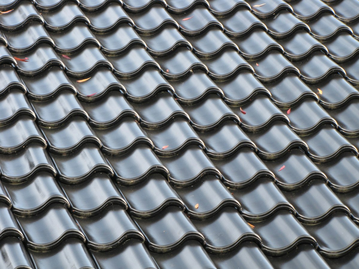 Toiture en tuiles parfaitement rénovée et étanche après travaux BK COUVERTURE